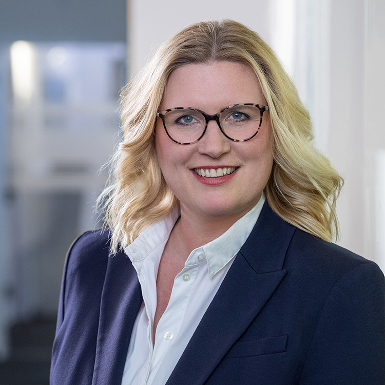 Annika Dylong, Geschäftsführerin der REAX Advisory